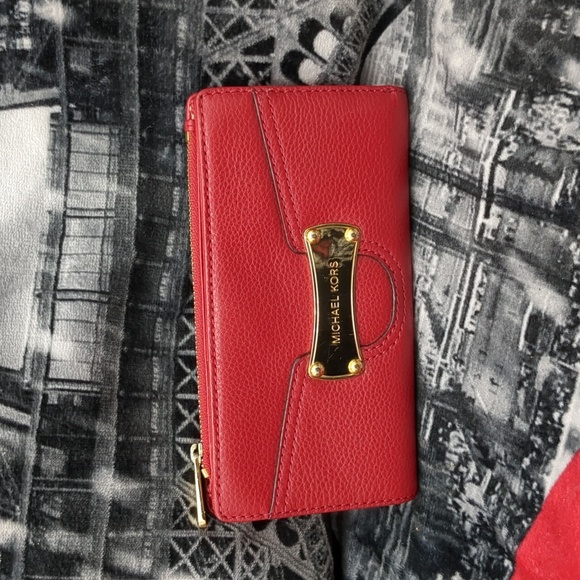 Michael Kors Saratoga Zip Around leather wallet - Picture 1 of 10